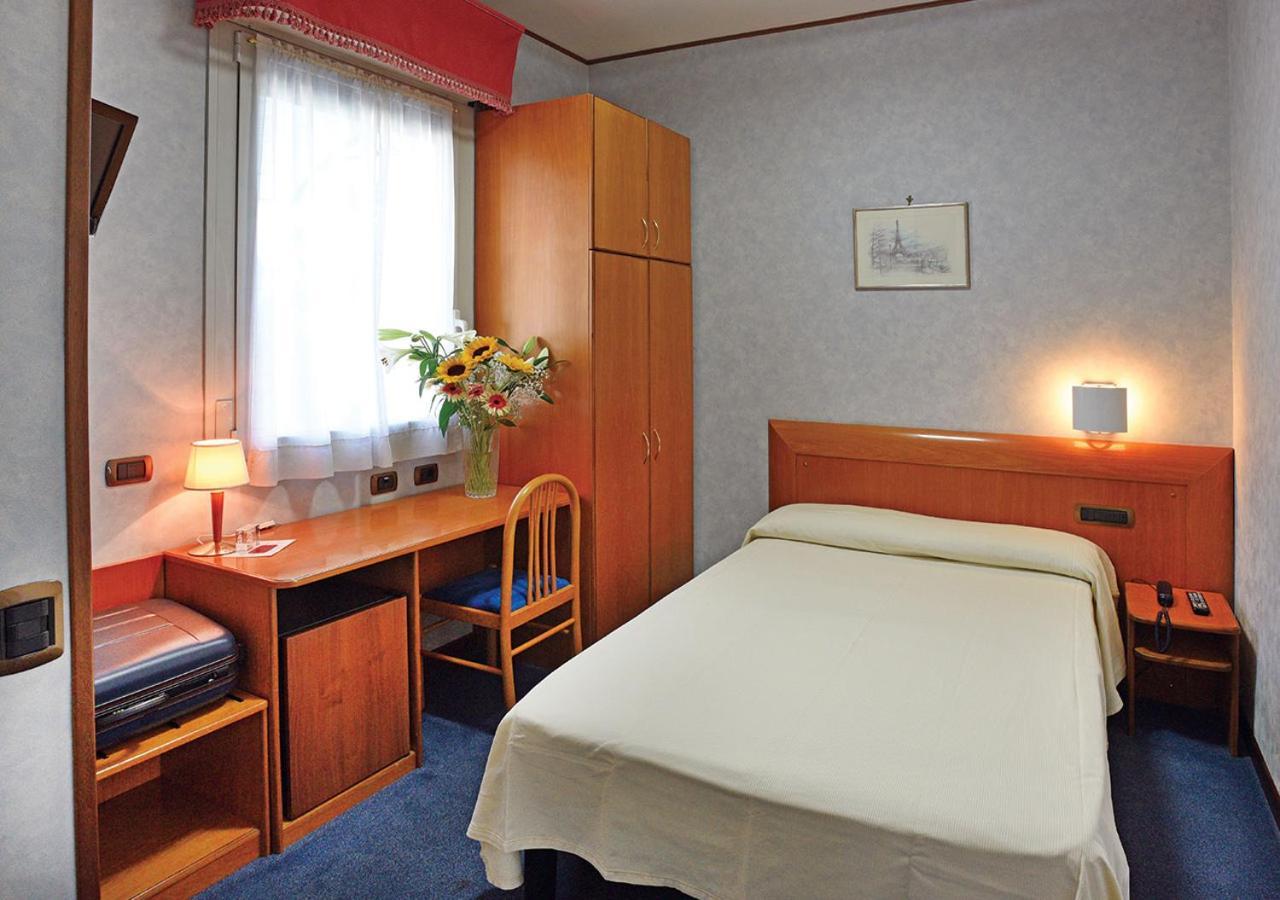 Hotel Autostrada Padova Exterior photo